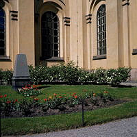 Tobias Sergels grav vid Adolf Fredriks kyrka.