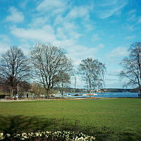 Parkområde vid Lusthusporten söder om Kaptensudden på Djurgården. Vy åt öster.