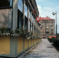 Restaurang Metropols veranda, Sveavägen 75. Vy norrut mot kv. Nejlikan.