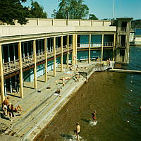 Saltsjöbaden; herrbadhuset på Restaurantholmen.