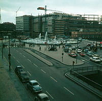 Vy från Stockholmsterrassen mot Sergelstorgsrondellen och byggandet av Kulturhuset.