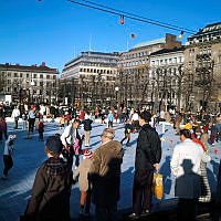 Skridskoåkning i Kungsträdgården.