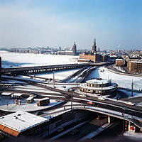 Utsikt från Katarinahissen över Slussen åt nordväst. I fonden Stadshuset.