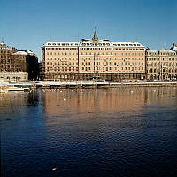 Grand Hotel från Strömbron.