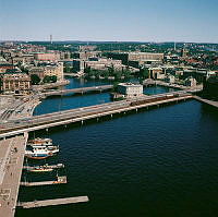 Utsikt från Stadshustornet österut mot, närmast, Centralbron och Strömsborg.