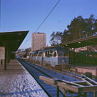 12-ans spårvagn vid Alviks station.