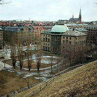 Observatorielunden; vy från kullen ned mot Handelshögskolan.