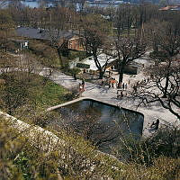 Skansen. Vy från Solliden ned mot entréområdet.