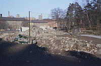 Essingeledens framdragning över Drottningholmsvägen, Fredhällsmotet. I bakgrunden t.v. Tekniska gymnasiet, Drottningholmsvägen 82. Nu Thorildsplans gymnasium.