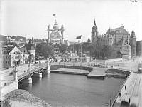 Stockholmsutställningen 1897, från Strandvägen. Nordiska museet i fonden.