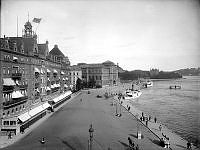 Södra Blasieholmshamnen. Grand Hotell och Nationalmuseum.