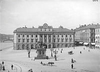 Gustav Adolfs Torg med Arvfurstens palats.