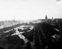 Vy söderut över Kungsträdgården.