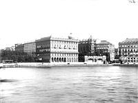 Södra Blasieholmshamnen med Fersenska Terrassen och Palmeska huset.