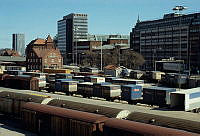 Vy över Norra station och Norra Stationsgatan från Solnabron. Mot nordost. I fonden till vänster Wenner-Gren Centers höghus.