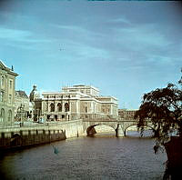 Vy från Helgeandsholmen mot Gustav Adolfs Torg, Operan och Norrbro.