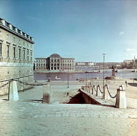 Vy från Slottsbacken över Strömmen mot Nationalmuseum.