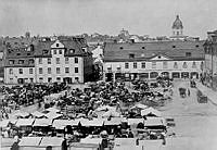 Vy mot norr över Hötorget med torghandel.