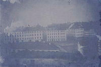 Utsikt från Slussen mot Kornhamnstorg och Slussplan, fotograferat mellan 1856-1863. Pappersnegativ, så kallade kalotyper.