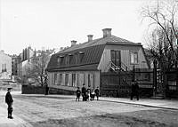 Surbrunnsgatan 45, Arthur Hazelius födelsehus. (Senare flyttat till Skansen).