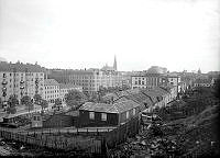 Utsikt från Observatoriet mot Handelshögskolan. Till vänster Sveavägen och till höger Saltmätargatan.