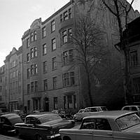 Östermalmsgatan 44 och 42.