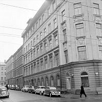 Cardellgatan 2 österut från hörnet av Sturegatan.