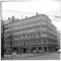 Hörnet Karlavägen-Brahegatan.