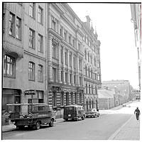 Riddargatan 26 västerut mot Artillerigatan.