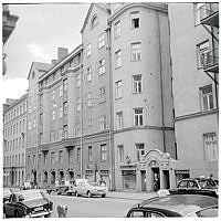 Nybrogatan 77.