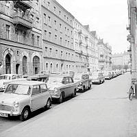 Riddargatan 47-53 mot Banérgatan.