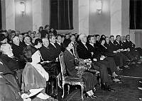 Borgarskolans invigning år 1932. Sittande på främsta raden bl.a. kronprinsessan Louise, kung Gustav V och kronprins Gustaf Adolf.