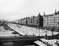 Strandvägen sedd västerut från Djurgårdsbron.