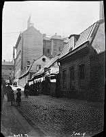 Lutternsgatan 20-24. Gatan gick ungefär i nuv Kungsgatans sträckning mellan Stureplan och Oxtorget.