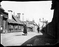 Lilla Badstugatan norrut mellan Kungstensgatan och Rehnsgatan.