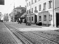 Folkungagatan 21 västerut från Nytorgsgatan. Nuv. Folkungagatan 81.