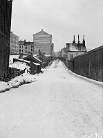 Hammarbygatan 3 österut från Götgatan. Hammarbygatan bytte namn till Bohusgatan 1926. I fonden ligger kv. Masken och Nätet.