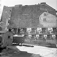 Brandmur till huset Apeln 5, Tunnelgatan 19. Avriven tomt, Apeln 16, Tunnelgatan 17. Nu Olof Palmes Gata.