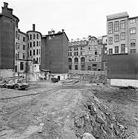 Kv. Loen under rivning. Vy från Jakobsgatan mot söder.