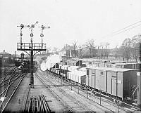 Liljeholmen. Stationsområdet med godsvagnar.