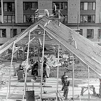 Ombyggnad av Louis de Geers palats, Götgatan 16. Hantverkare i arbete.