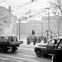 Korsningen Sturegatan - Humlegårdsgatan sedd mot kv. Ladugårdsgrinden.