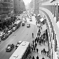 Kungsgatan västerut mot Sveavägen, från Malmskillnadsgatan.