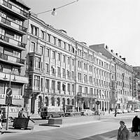 Bonnierhuset och biografen Riviera från Sveavägen.