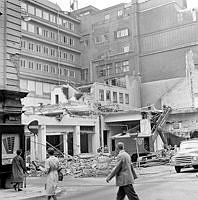 Rivningar i kv. Hästen bakom NK. Från korsningen Regeringsgatan - Smålandsgatan.