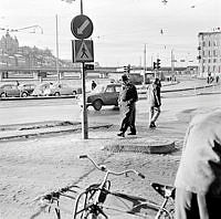 Munkbroleden vid Kornhamnstorg. I bakgrunden Kornhamn med saluhall.