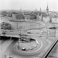 Utsikt över Slussen mot Gamla Stan med Kornhamnstorg.