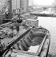 Arbeten i Norrström, väster om Stallbron vid Kanslikajen. I fonden Vasabron.