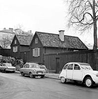 Åsögatan vid kv. Lotsen , mot Skeppargränd. Husen Åsögatan 195 och 197.