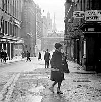 Drottninggatan söderut från hörnet Jakobsgatan 23-25.